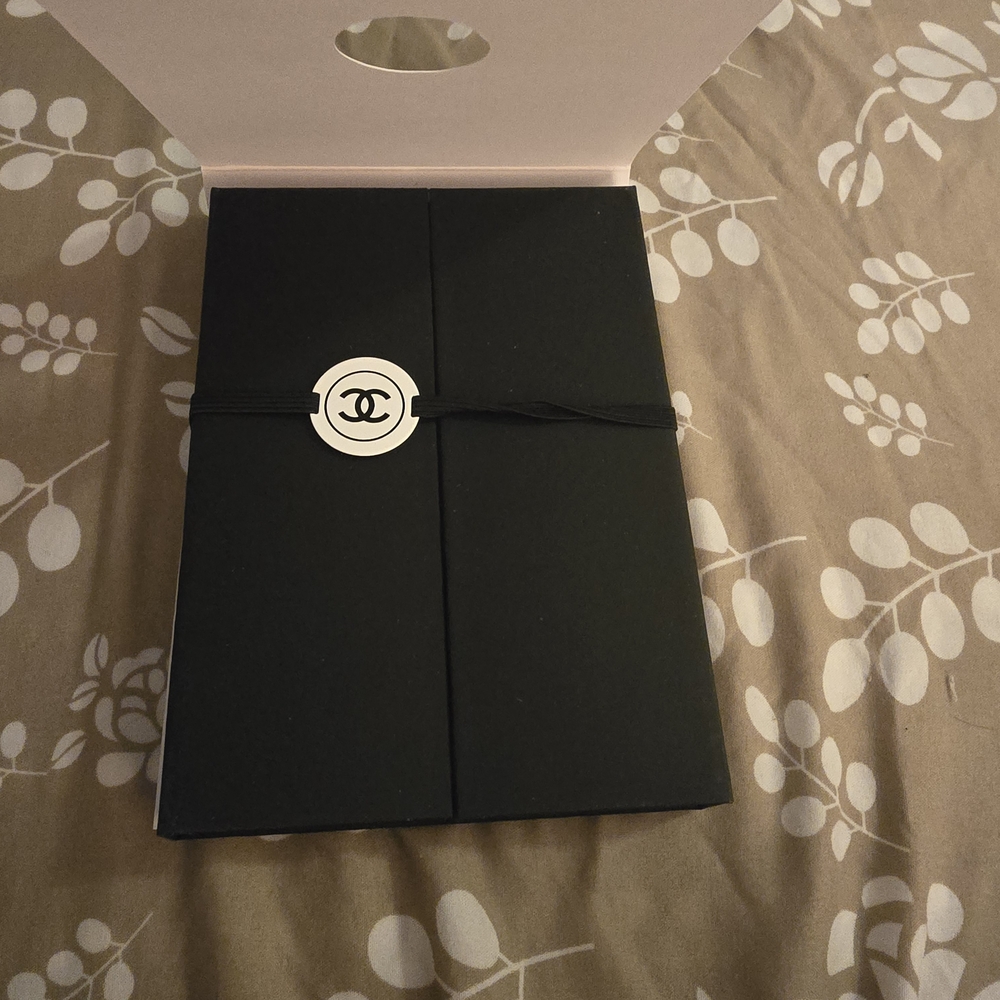 CHANEL Elegant Stationery Set With Pencil